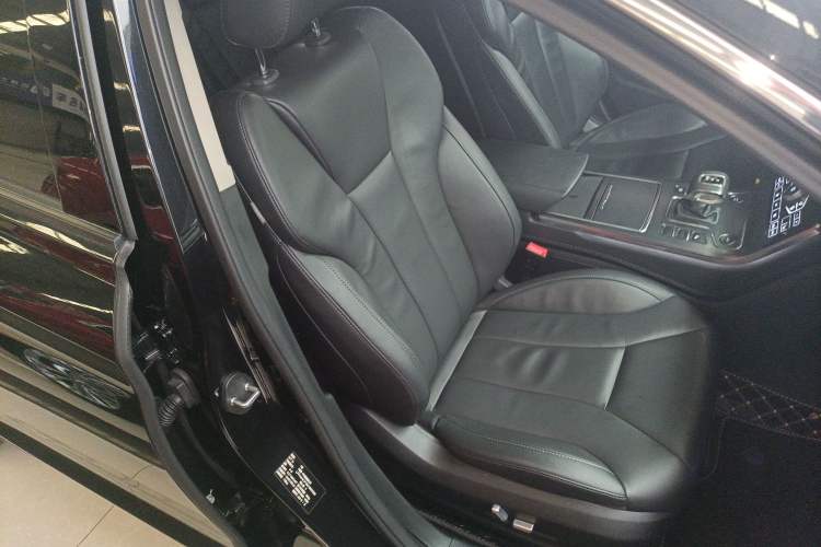 Used Hongqi H5 2020 1.8T Automatic Smart Connect Flagship Edition Right Front Seat