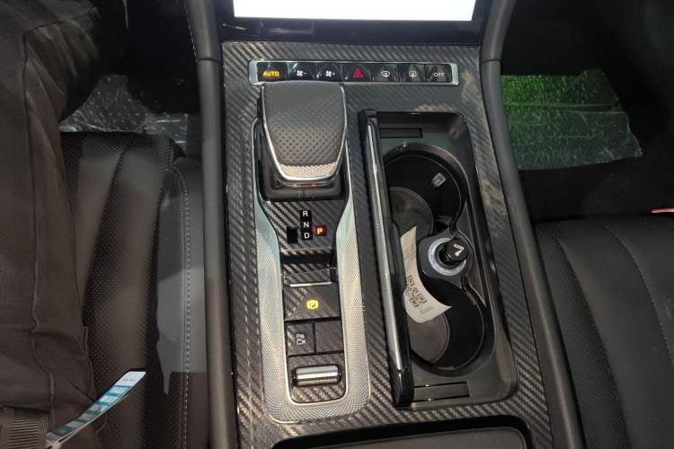 Used Hongqi H5 PHEV 2025 130 Super Hybrid Version Gear Lever