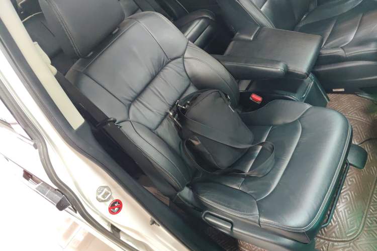 Used Honda Elysion 2016 2.4L Supreme Edition Right Front Seat