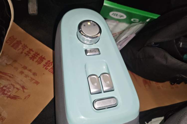 Used CHANGAN NEVO Lumin 2022 155 km – Refreshingly Sweet Edition Gear Lever