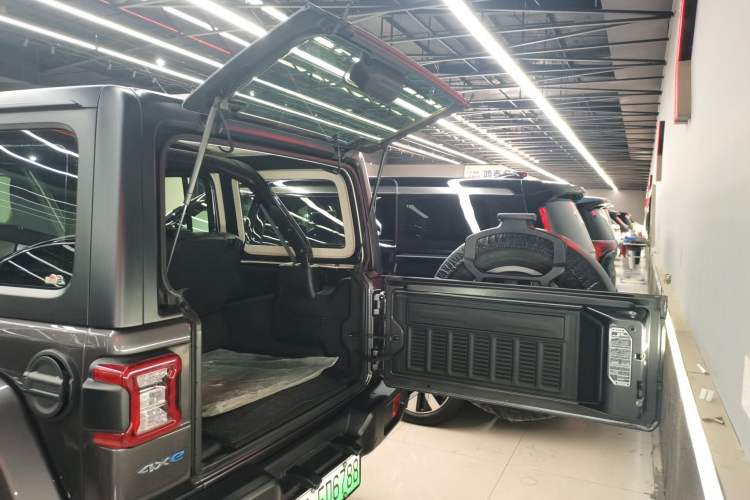 Used Jeep Wrangler New Energy 2021 Four-Door 2.0T 4xe Sahara Trunk