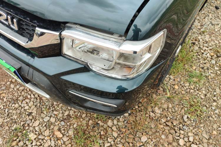 Used Isuzu Pickup 2015 2.8T Two-Wheel Drive 4JB1CT
