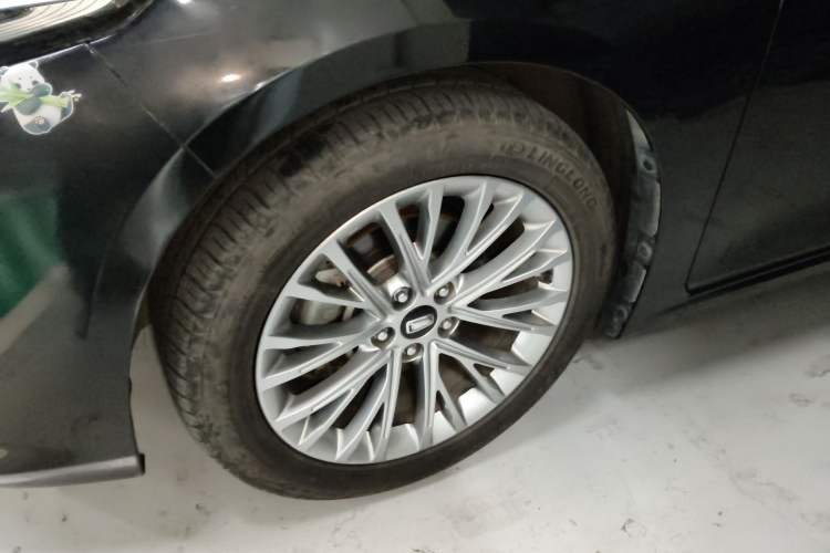 Used Bestune B70 2022 Third Generation 1.5T Automatic Enjoyment Version Left Front Wheel Hub