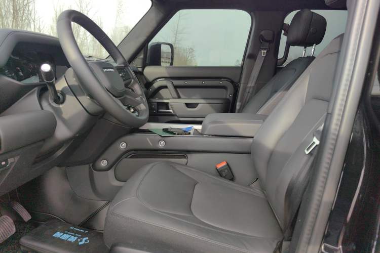 Used Land Rover Defender 2025 110 3.0T P400 – Dynamic HSE