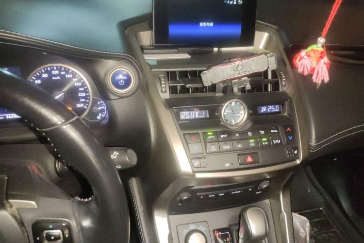 Used Lexus NX 2015 300h All-Wheel-Drive Fēngzhì Edition Audio And AC Panel