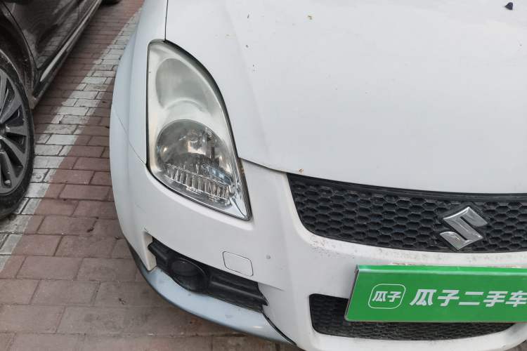 Used Suzuki Swift 2012 1.3L Manual Value Edition Right Front Headlight