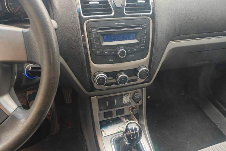 Used Geely Auto Classic Emgrand 2013 Sedan 1.5L Manual Entry-Level Model
