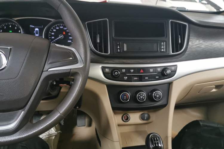 Used Baojun 730 2016 1.5L Manual Value Edition 7 Seats China V Emission Standard