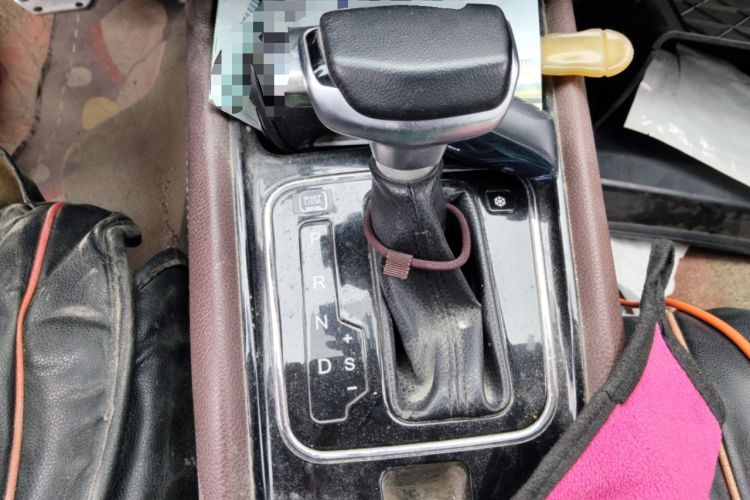 Used Dongfeng Fengon 580 2017 1.5T CVT Luxury Model Gear Lever