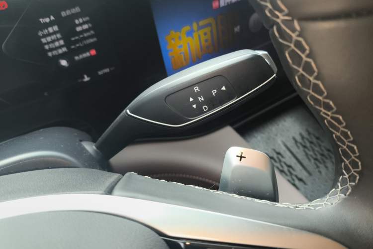 Used EXEED Lanyue 2023 400T Four-Wheel Drive Starry Edition 7-Seater Gear Lever