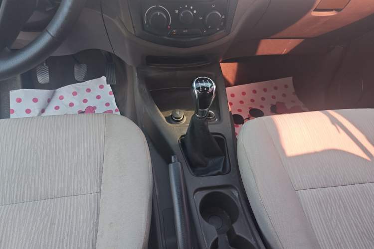 Used Wuling Hongguang 2015 1.5L S Basic Version China V Standard Gear Lever