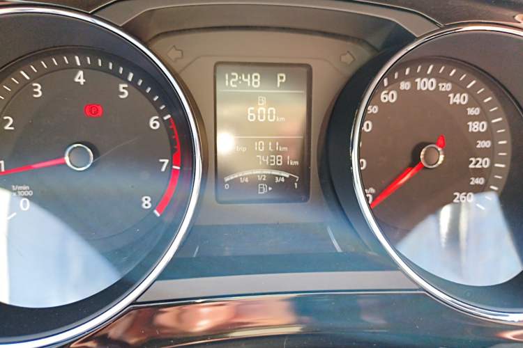 Used Volkswagen Sagitar 2018 1.6L Automatic Comfort Model Odometer Close Up