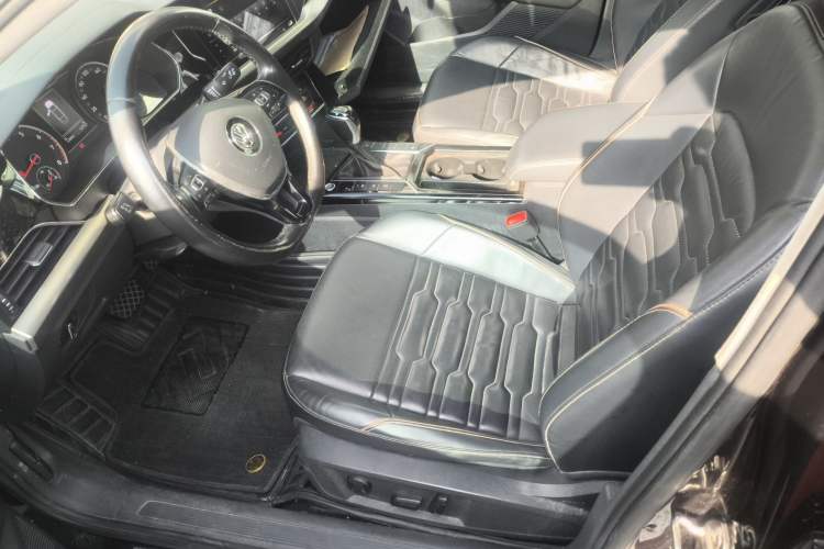 Used Volkswagen Passat 2020 330TSI Elite Edition China VI
