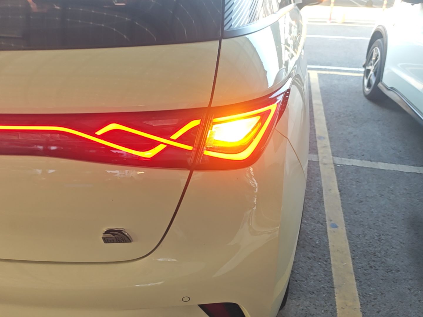 BYD Dolphin 2023 420 km Fashion Edition — снимка 9