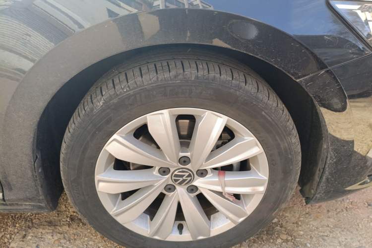 Used Volkswagen Passat 2021 330TSI Elite Edition Right Front Wheel Hub