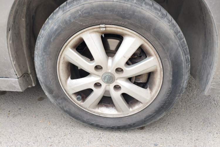 Used Nissan Sylphy 2012 Classic 1.6XE Manual Comfort Edition Right Front Wheel Hub