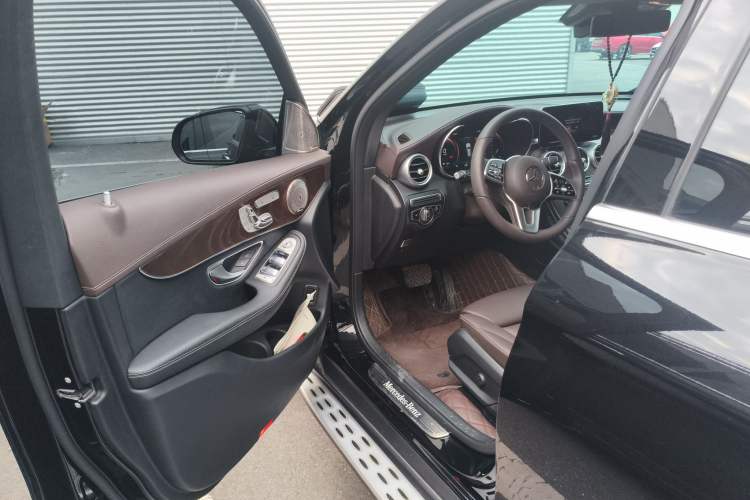 Used Mercedes-Benz GLC 2022 Refreshed GLC 300 L 4MATIC Dynamic Edition
