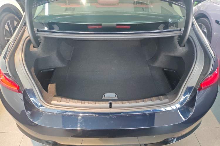 Used BMW i3 2024 eDrive 35 L
