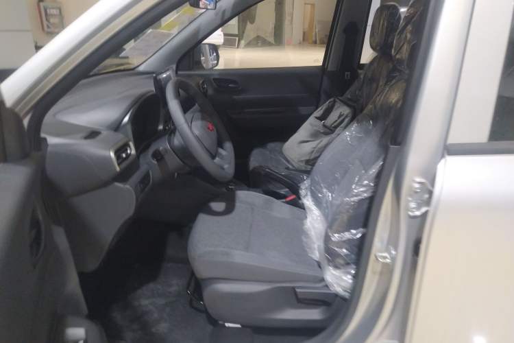 Used Wuling Hongguang New Energy 2024 All-Electric Model 300KM Standard Version