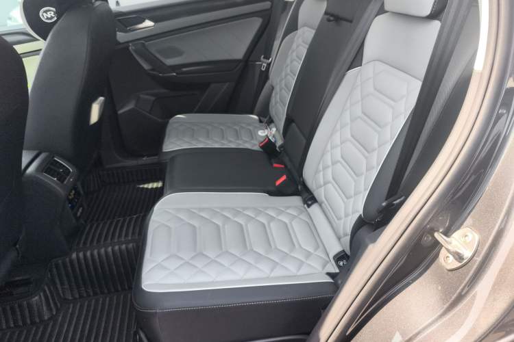 Used Volkswagen Tayron 2024 330TSI Two-Wheel Drive Luxury Plus Advanced Version Left Rear Seat