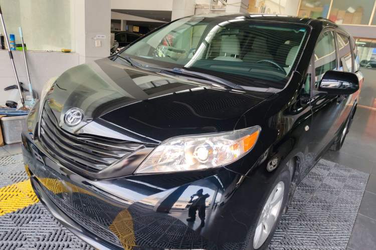 Used Toyota Sienna 2016 3.5L Two-Wheel Drive 7-Seater Parallel Import