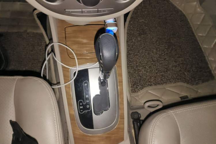 Used Buick Excelle 2015 1.5L Automatic Luxury Edition Gear Lever