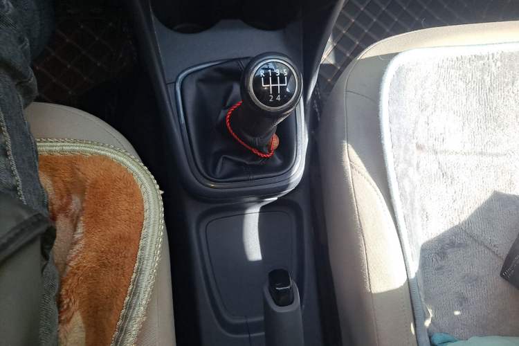 Used Volkswagen Polo 2011 1.4L Manual ZhiShang Edition Gear Lever