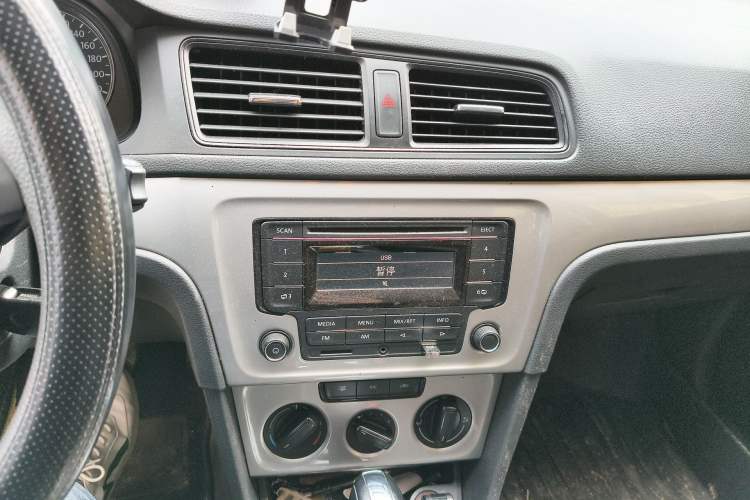 Used Volkswagen Lavida 2013 Revised Classic 1.6L Automatic Fashion Edition