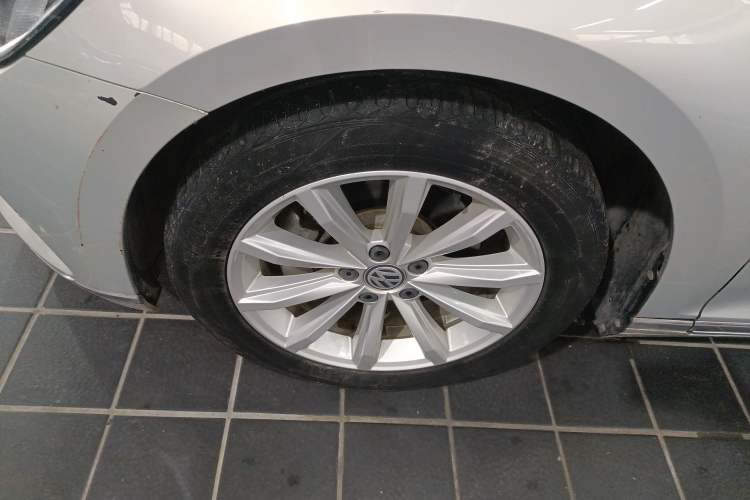 Used Volkswagen Magotan 2017 330TSI DSG Leading Model
