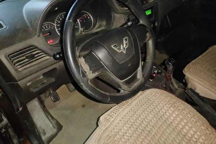 Used Wuling Hongguang 2015 1.5L S Base Model China IV