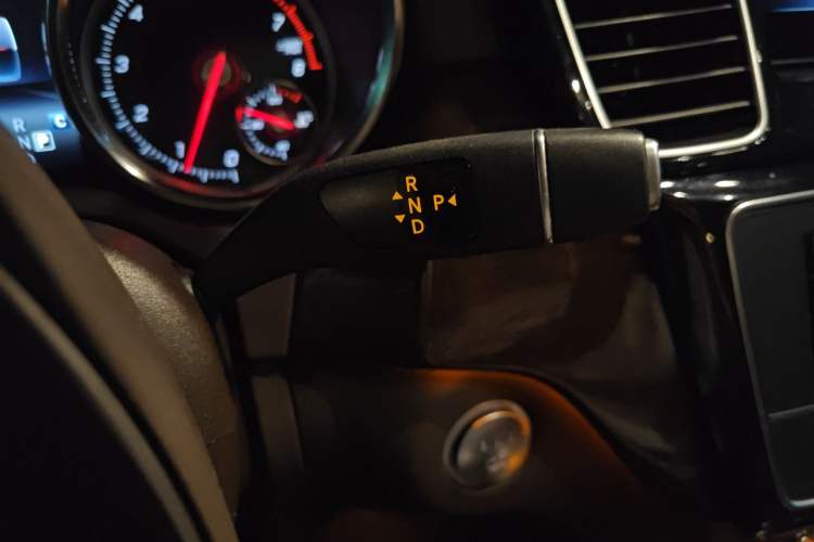 Used Mercedes-Benz GLS 2018 GLS 400 4MATIC Dynamic Model Gear Lever