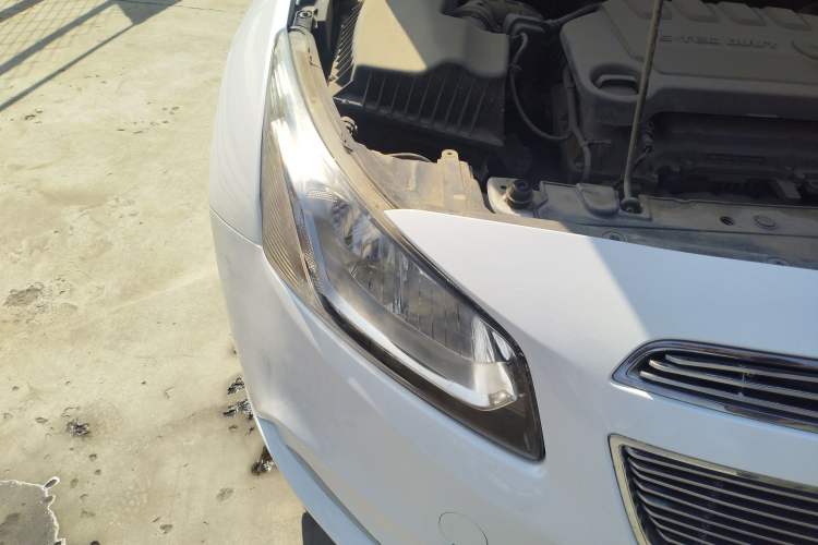 Used Chevrolet Cruze 2015 1.5L Classic SE MT Right Front Headlight