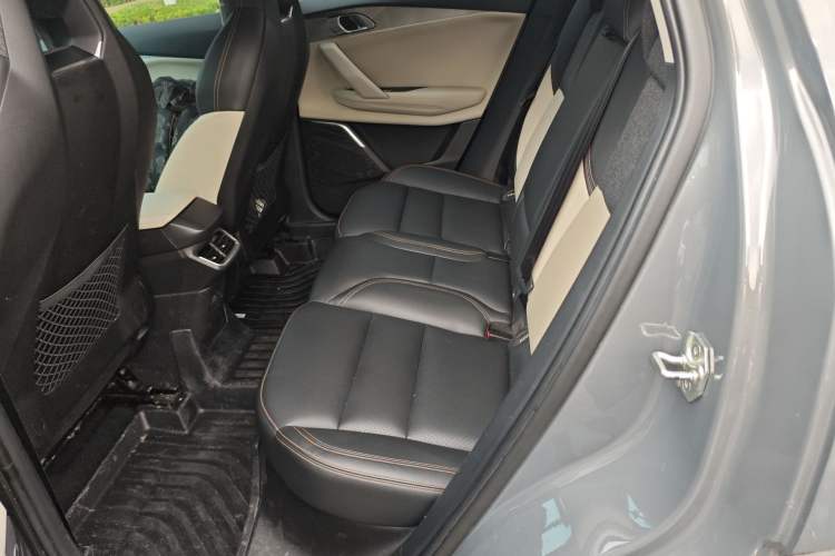 Used Lynk & Co 06 EM-P 2022 PHEV 84 km Range Pro Version
