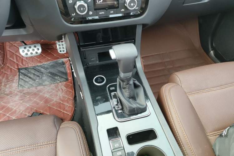 Used Yema T70 2016 Upgraded Model 1.8T CVT Flagship Edition
