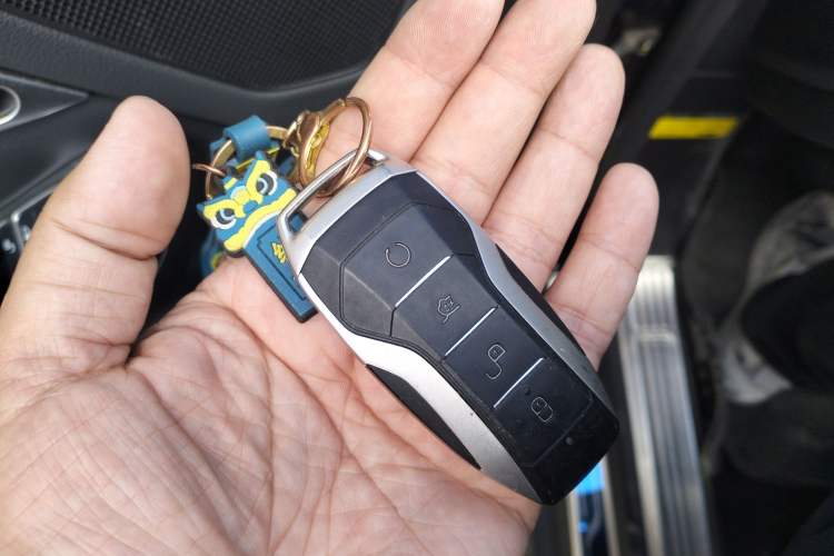 Used BYD Tang 2018 2.0T Automatic SmartConnect Prestige 7-Seater China V Standard
