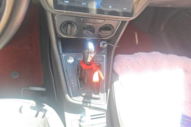 Used Volkswagen Lavida 2017 1.6L Automatic Comfort Edition Gear Lever