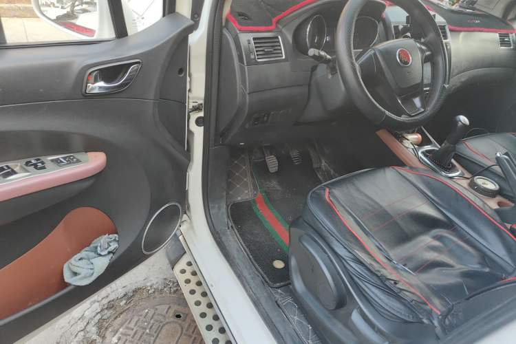 Used FORTHING Joyear X5 2013 1.6L Manual Luxury Model