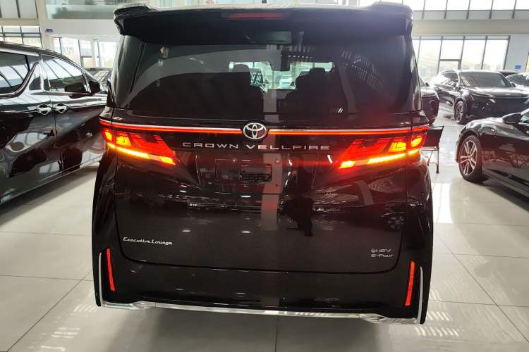 Used Toyota Vellfire 2024 Crown Dual-Engine 2.5L Supreme Executive Edition Rear