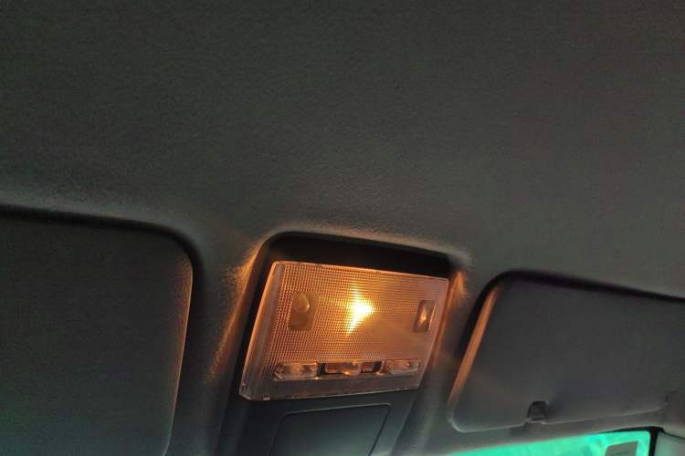 Used Jinbei Hiace X30 2021 1.5L Business-Grade Central Air-Conditioned Van China VI Emission Standard Model SWC15M Headliner