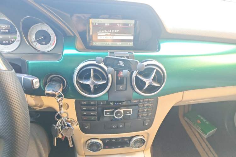 Used Mercedes-Benz GLK-Class 2013 GLK 300 4MATIC Dynamic Sunroof Model Audio And AC Panel