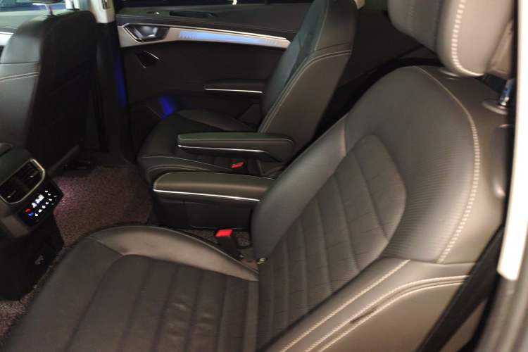 Used Volkswagen Talagon 2022 380TSI Four-Wheel Drive Luxury "Jiajing" Edition Pro 6 Seats Left Rear Seat