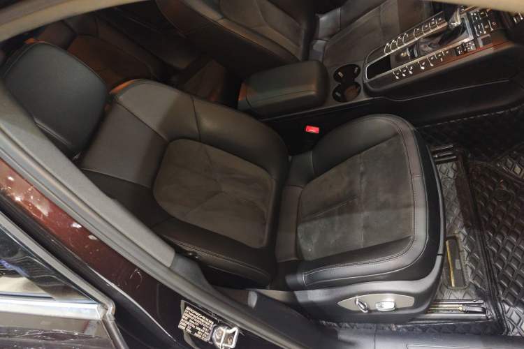 Used Porsche Macan 2018 Macan 2.0T Right Front Seat