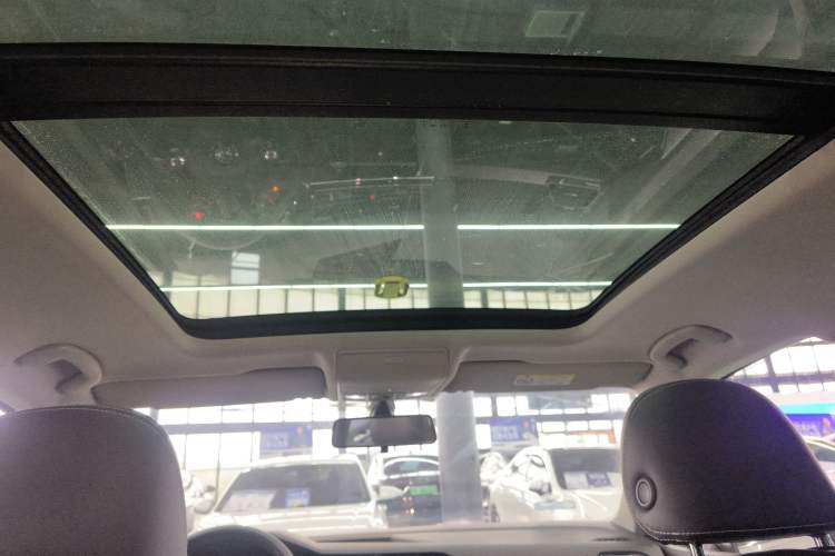 Used Volkswagen Tiguan L 2019 Updated Version 330TSI Automatic Two-Wheel Drive Panoramic Comfort Edition China VI Standard