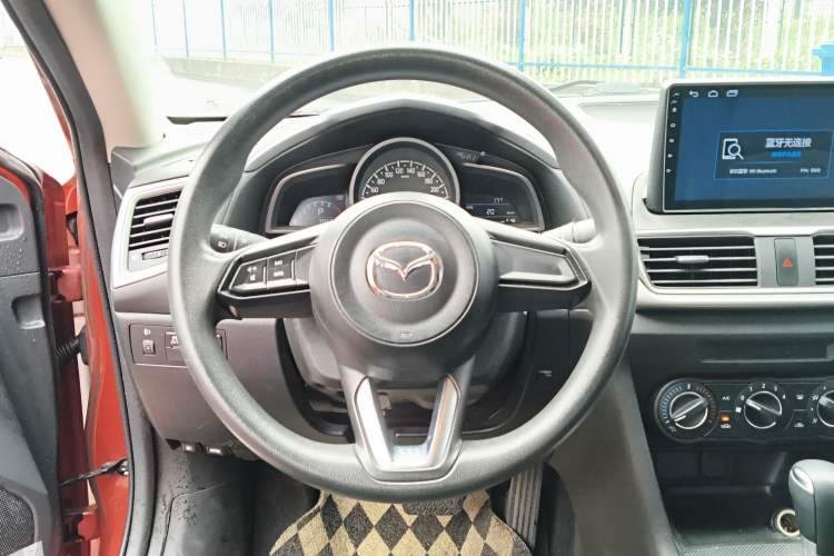 Used Mazda 3 Axela 2017 Sedan 1.5L Automatic Comfort Model Emission Standard China V Steering Wheel