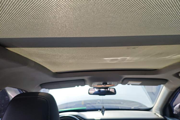 Used Roewe RX5 New Energy 2017 eRX5 50T Hybrid Connected Prestige Flagship Edition
