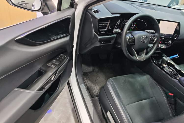 Used Lexus NX 2024 350h Front-Drive Xinchu Version