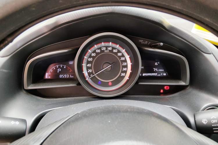 Used Mazda 3 Axela 2016 Sedan 1.5L Automatic Comfort Model