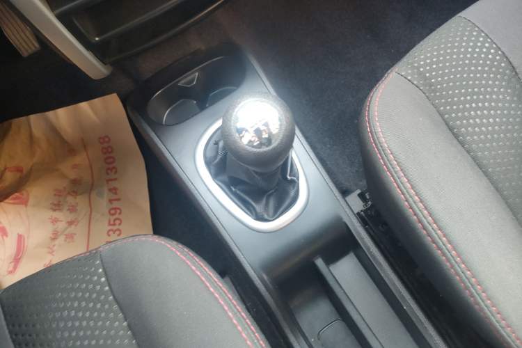 Used CHANGAN CX20 2014 1.4L Manual Sport Version China IV Standard
