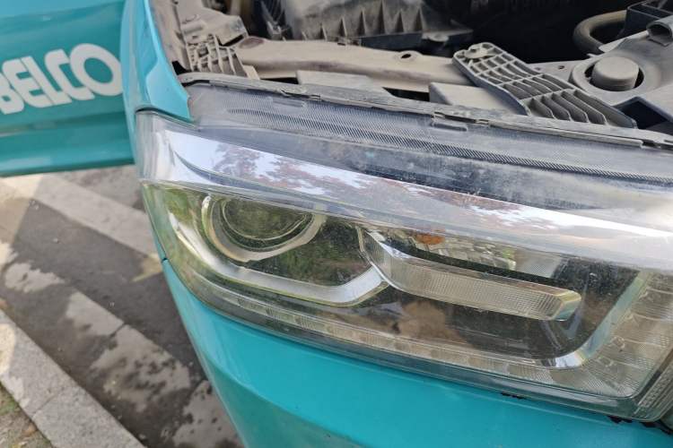 Used SAIC MAXUS T60 2017 2.0T Gasoline Automatic 4x4 High-Profile Luxury Standard Cab
