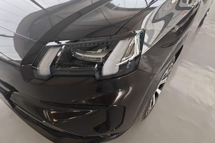 Used AION V 2024 Aion Tyrannosaurus 650 Smart Premium Edition